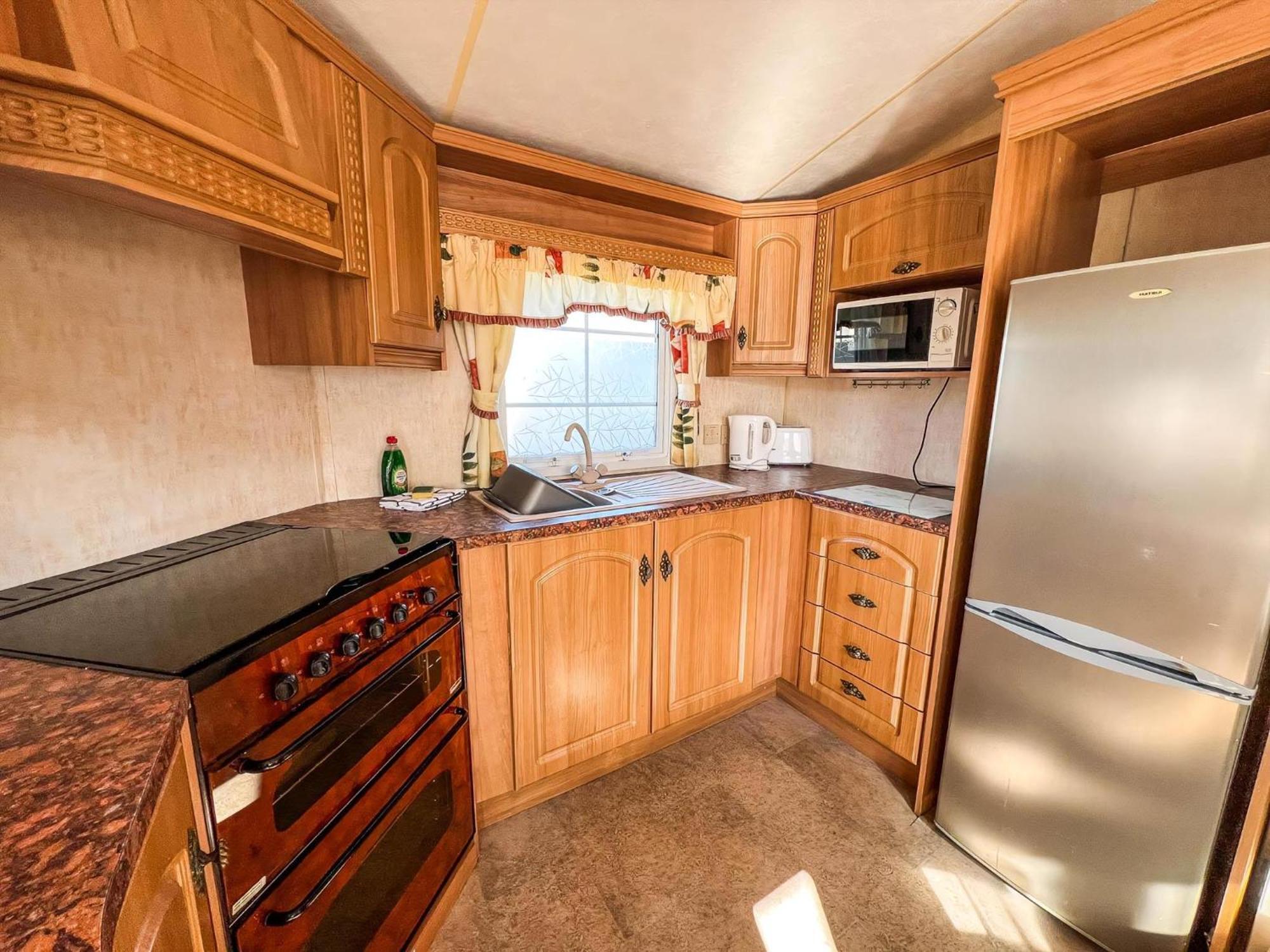 6 Berth Dog Friendly Caravan In Hunstanton, Minutes From The Beach Ref 13013L Exterior photo